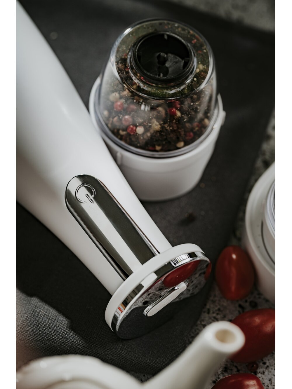 Adler | Electric Salt and pepper grinder | AD 4449w | Housing material ABS plastic | 7 W | Lithium | Matte White 9 Adler | Electric Salt and pepper grinder | AD 4449w | Housing material ABS plastic | 7 W | Lithium | Matte White 9