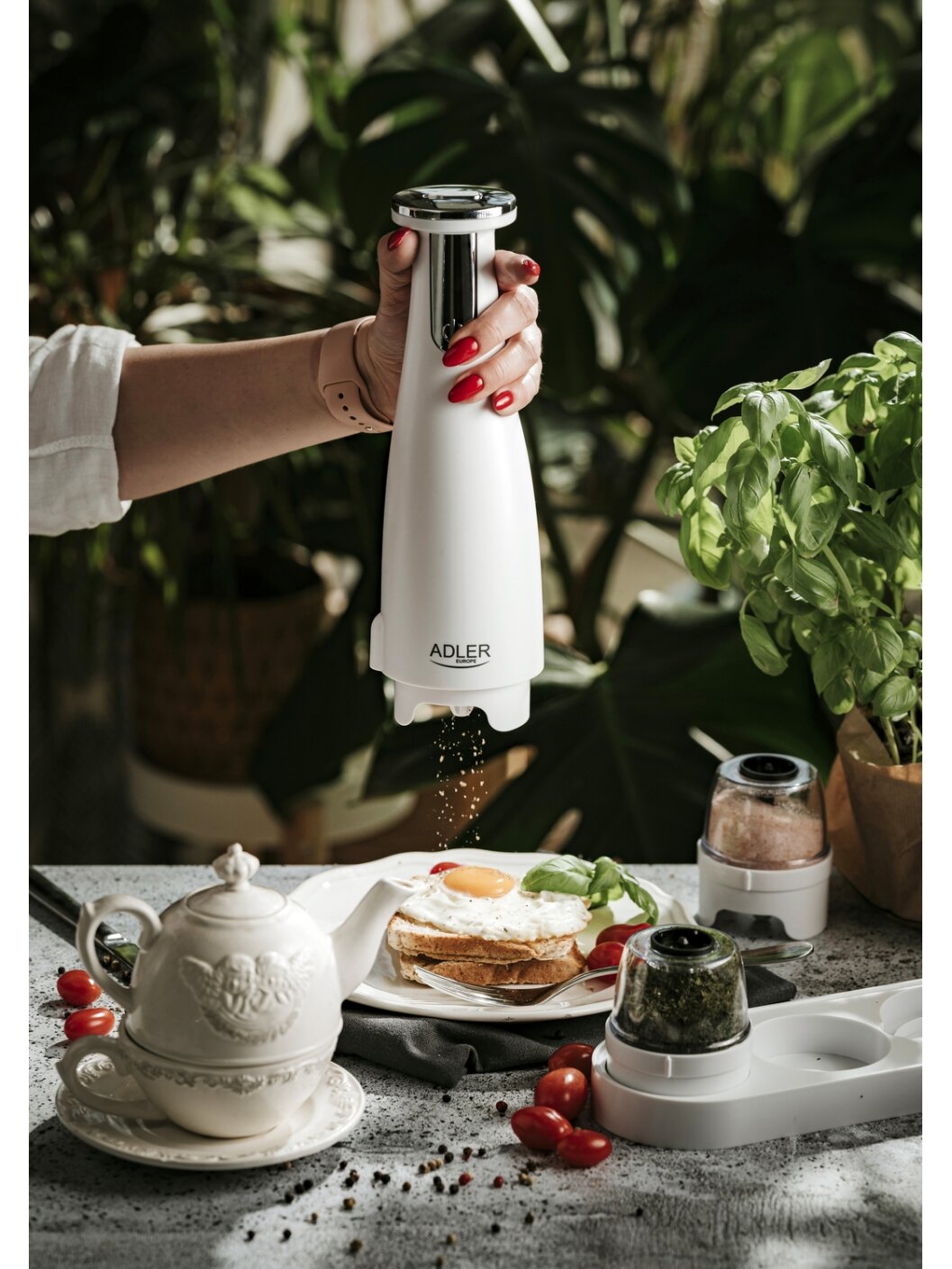 Adler | Electric Salt and pepper grinder | AD 4449w | Housing material ABS plastic | 7 W | Lithium | Matte White 7 Adler | Electric Salt and pepper grinder | AD 4449w | Housing material ABS plastic | 7 W | Lithium | Matte White 7