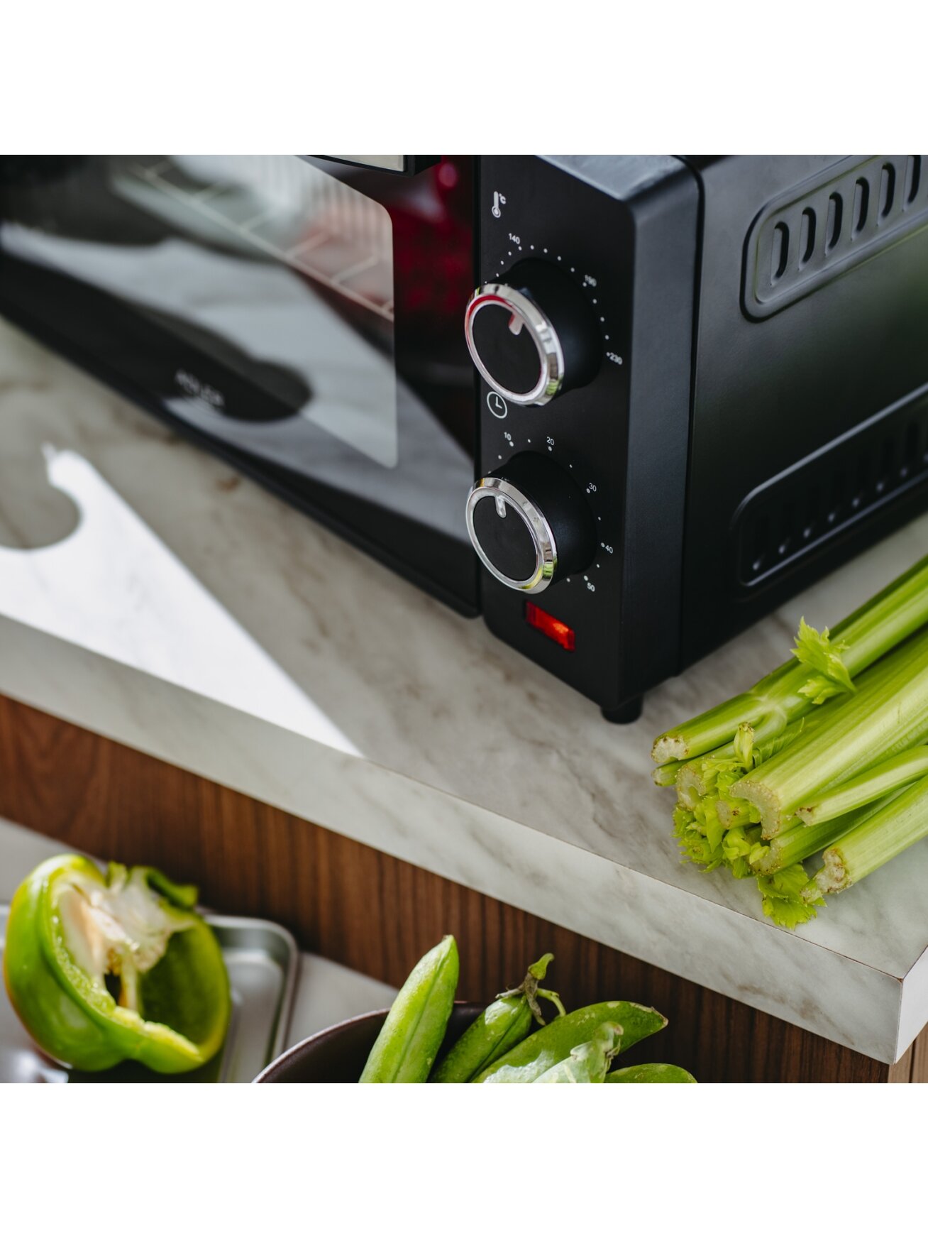 Adler Electric oven | AD 6032 | 9 L | 650 W | Black 13 Adler Electric oven | AD 6032 | 9 L | 650 W | Black 13