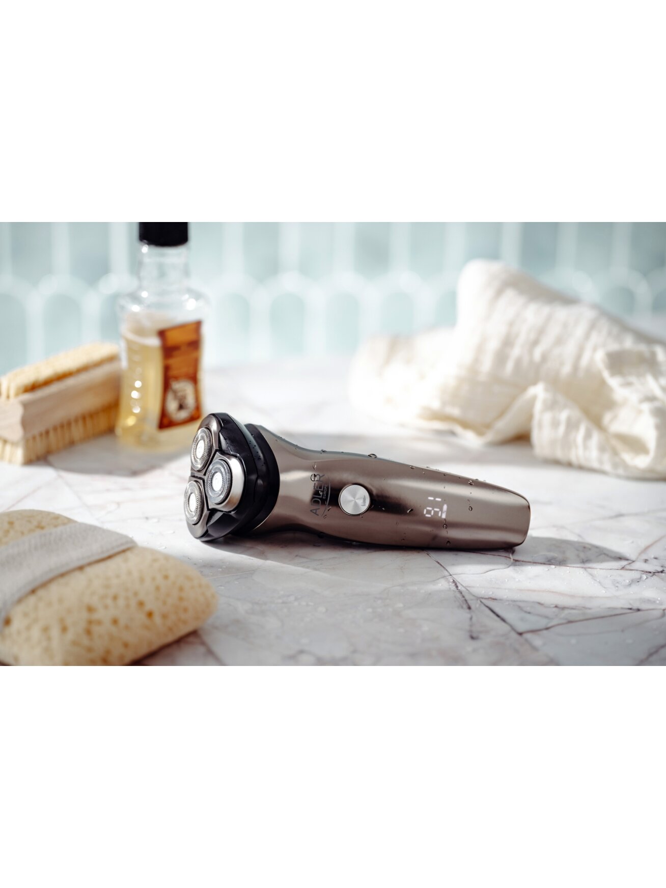 Adler | Electric Shaver with Beard Trimmer | AD 2945 | Operating time (max) 60 min | Wet & Dry 7 Adler | Electric Shaver with Beard Trimmer | AD 2945 | Operating time (max) 60 min | Wet & Dry 7