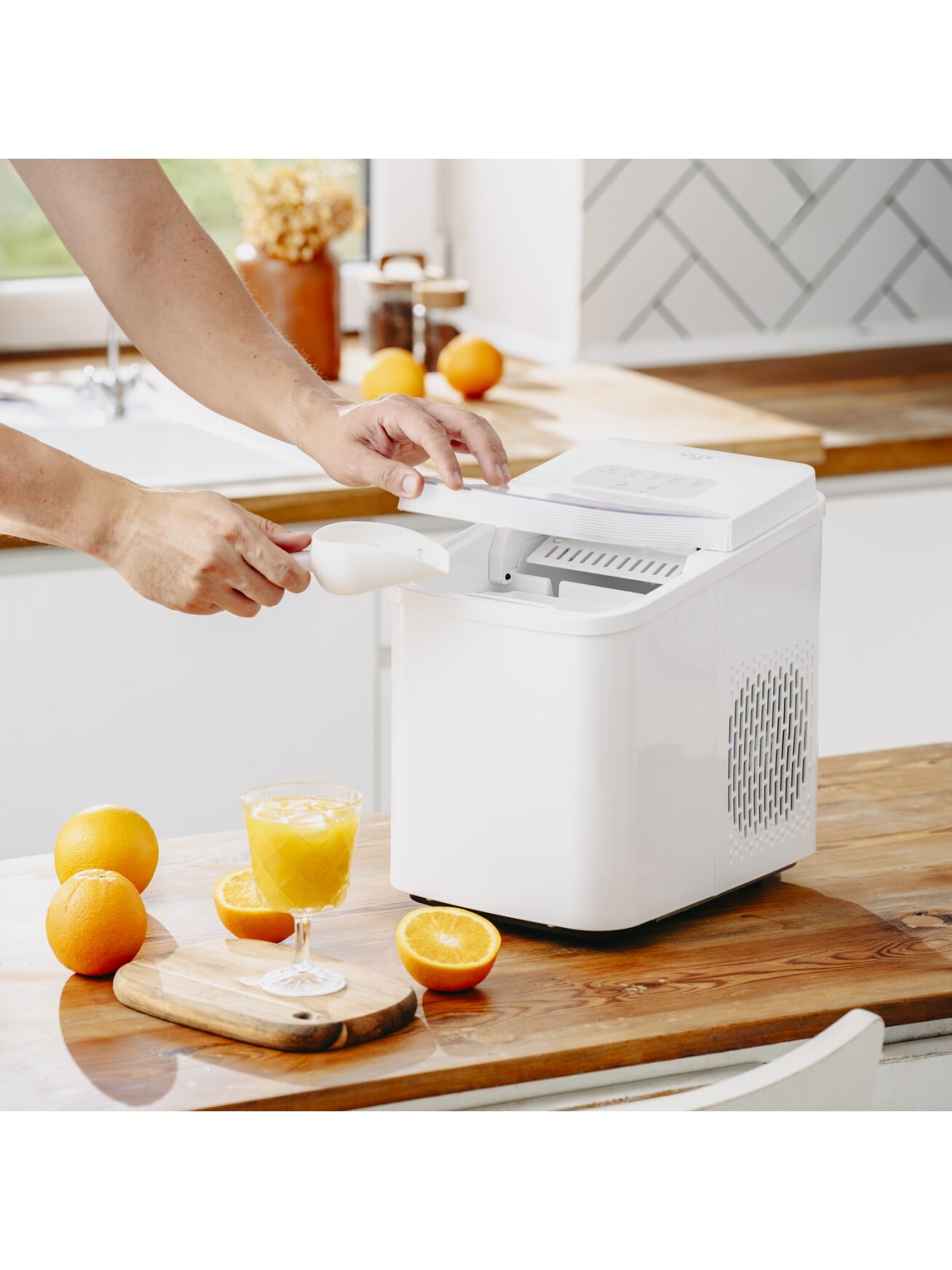 Adler Ice Cube Maker | AD 8800 | Power 105 W | Capacity 1.4 L | White 13 Adler Ice Cube Maker | AD 8800 | Power 105 W | Capacity 1.4 L | White 13