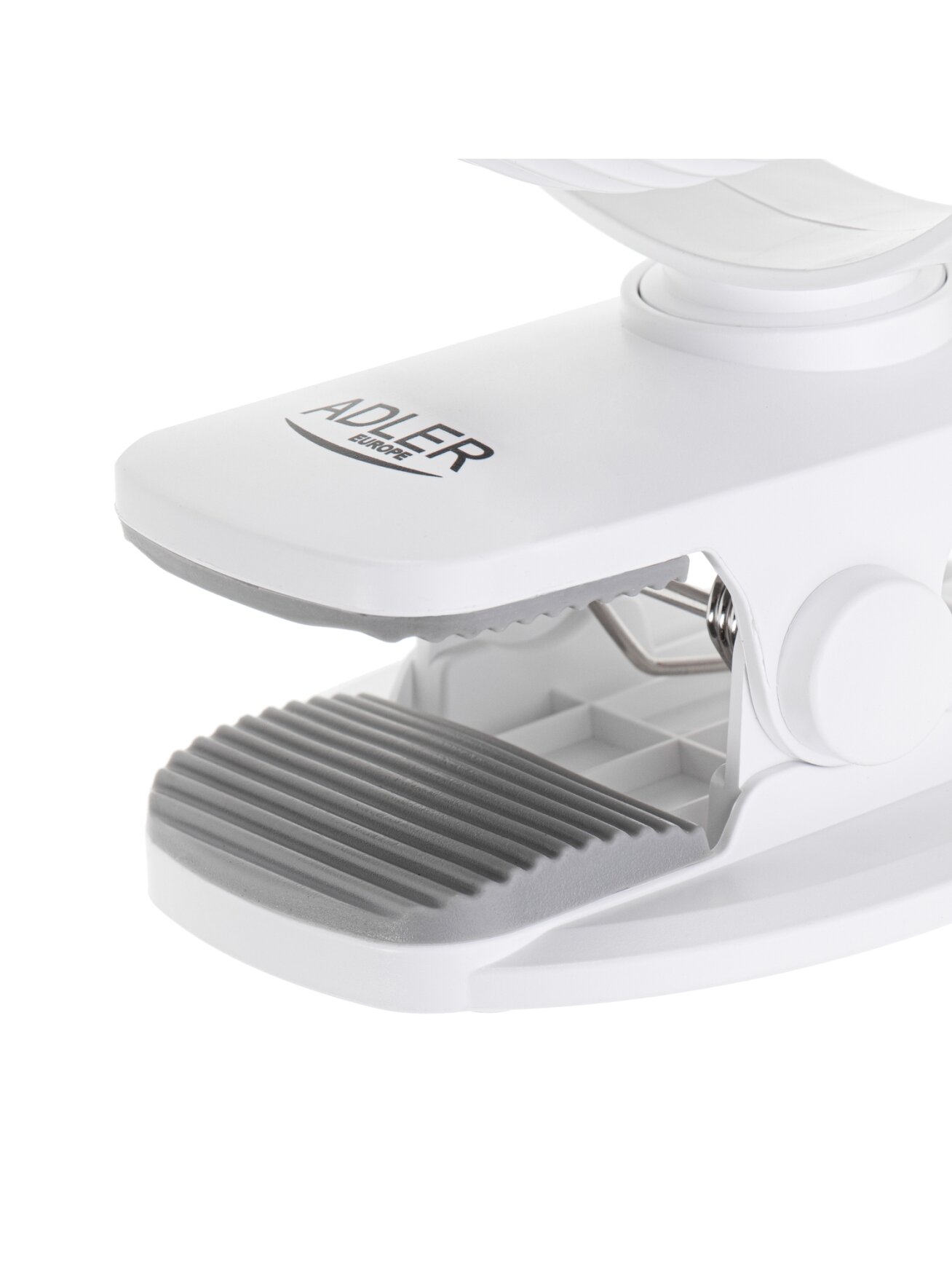 Adler Rechargeable fan with clip | AD 7335 | Table Fan | 6 W | Diameter 12.7 cm | Number of speeds 3 | Oscillation | White 9