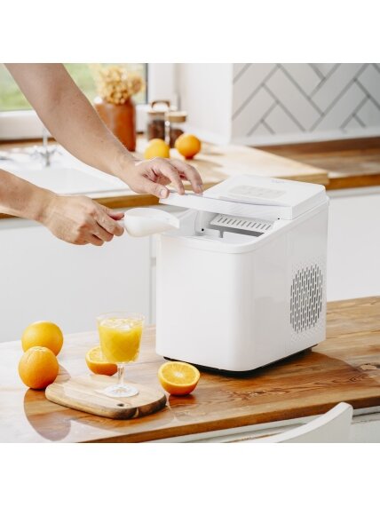 Adler Ice Cube Maker | AD 8800 | Power 105 W | Capacity 1.4 L | White 13