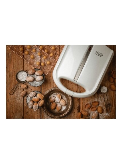 Adler | Nut maker | AD 3039 | Nut maker | 1600 W | Number of pastry 24 | Nuts 11