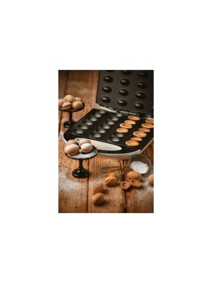 Adler | Nut maker | AD 3039 | Nut maker | 1600 W | Number of pastry 24 | Nuts 9 Adler | Nut maker | AD 3039 | Nut maker | 1600 W | Number of pastry 24 | Nuts 9