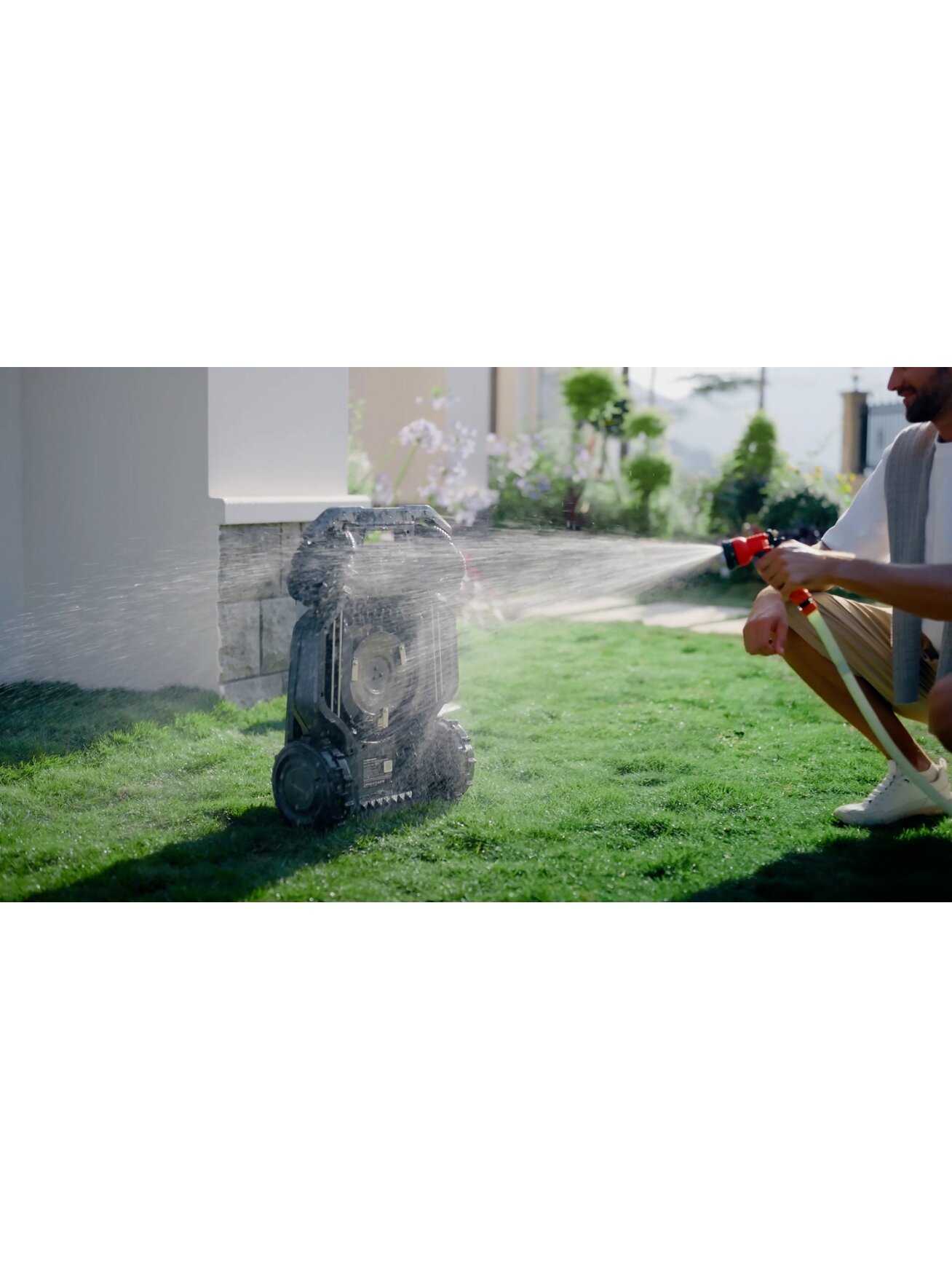 AIRSEEKERS LIMITED | Tron 300° AI Vision Mulching Mower, 2400m², Ai Vision + NRTK | 15 Ah 12