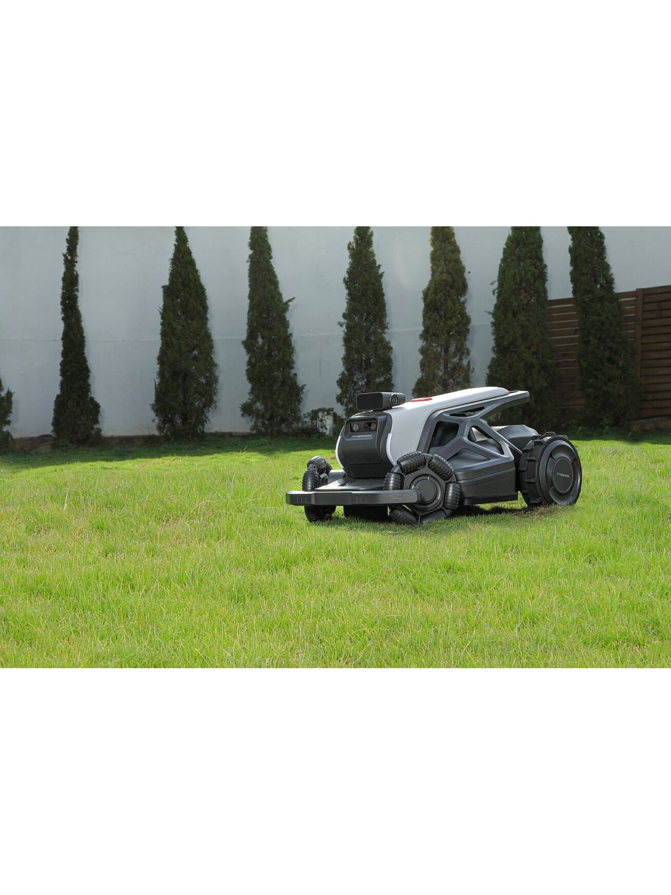 AIRSEEKERS LIMITED | Tron 300° AI Vision Mulching Mower, 2400m², Ai Vision + NRTK | 15 Ah 7