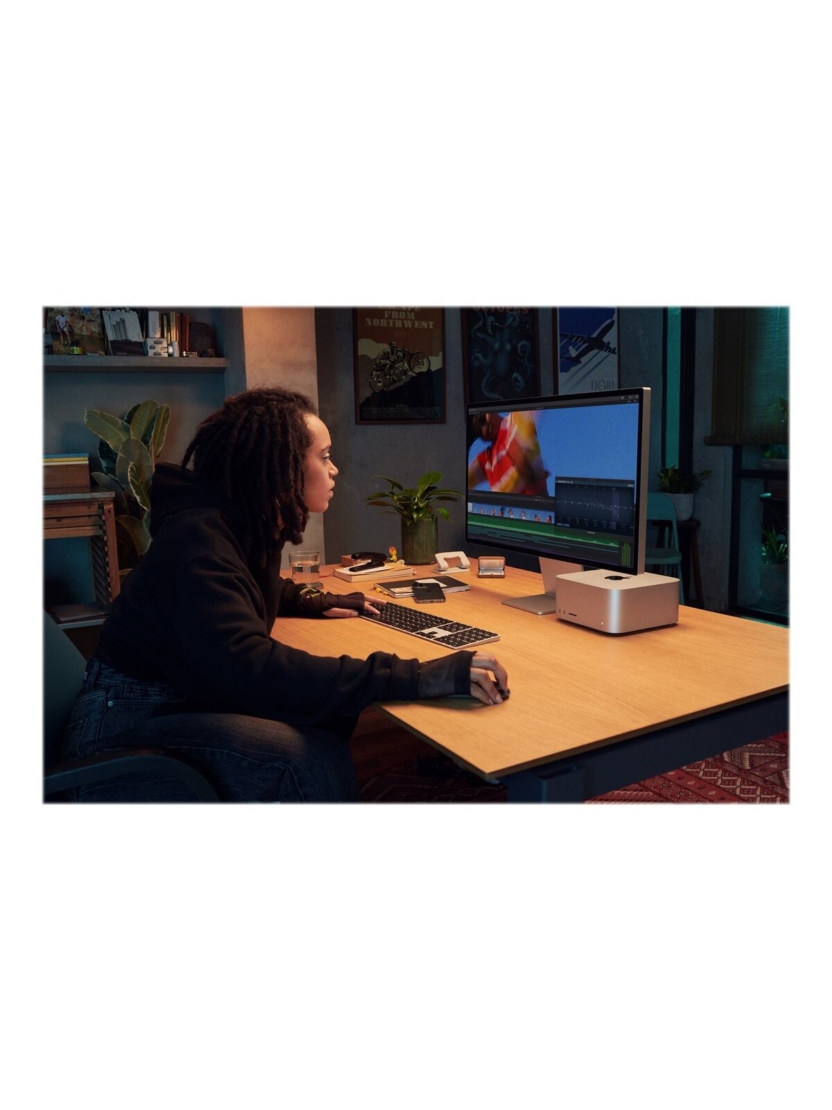 Apple | Studio Display, Standard Glass | 27 " | 5K | 16:9 | 60 Hz | 5120 x 2880 pixels | 600 cd/m² | Silver 8