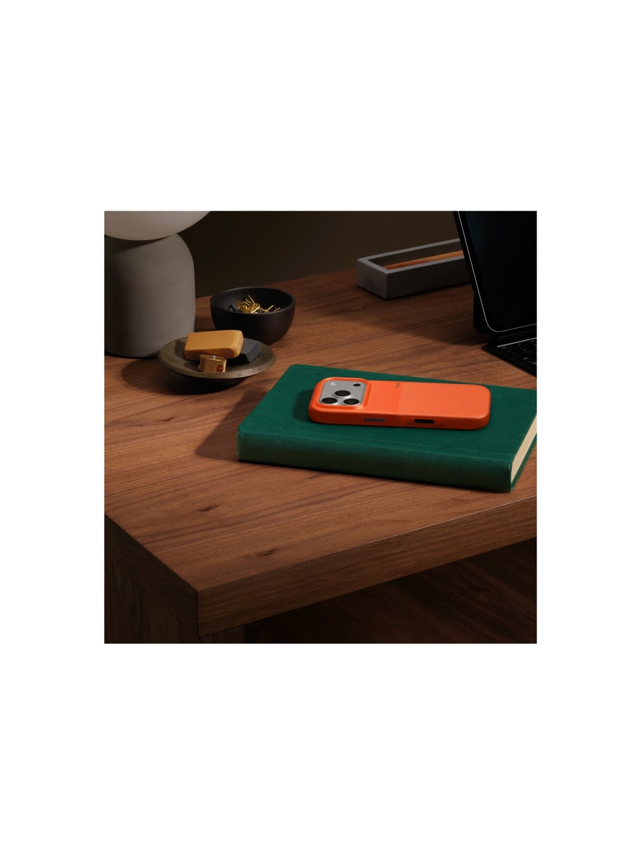Apple iPhone 17 Pro Rugged Case with MagSafe and Camera Control – Sierra Orange | Apple 2