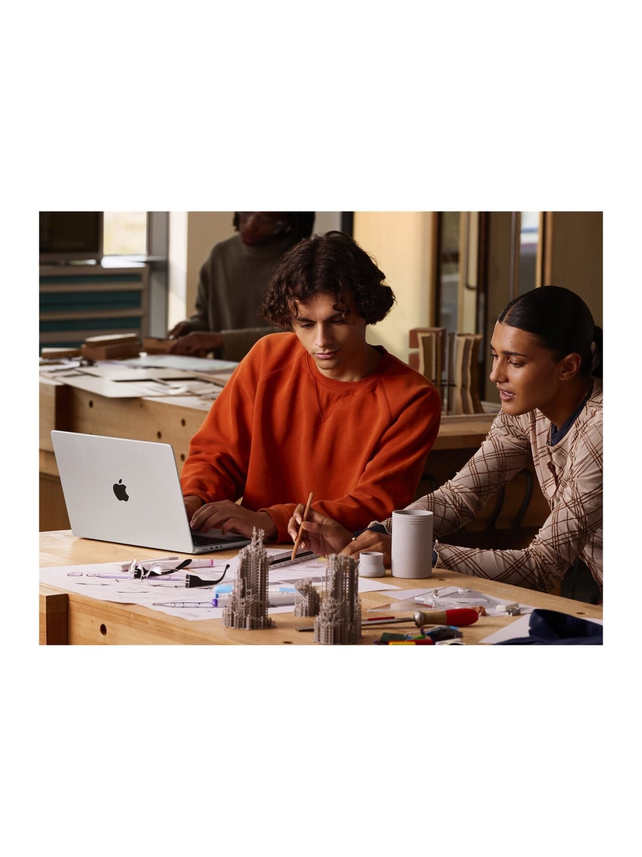 Apple MacBook Pro 14" Apple M5 10C CPU, 10C GPU 16GB/1TB SSD/Silver/SWE | Apple 6 Apple MacBook Pro 14" Apple M5 10C CPU, 10C GPU 16GB/1TB SSD/Silver/SWE | Apple 6
