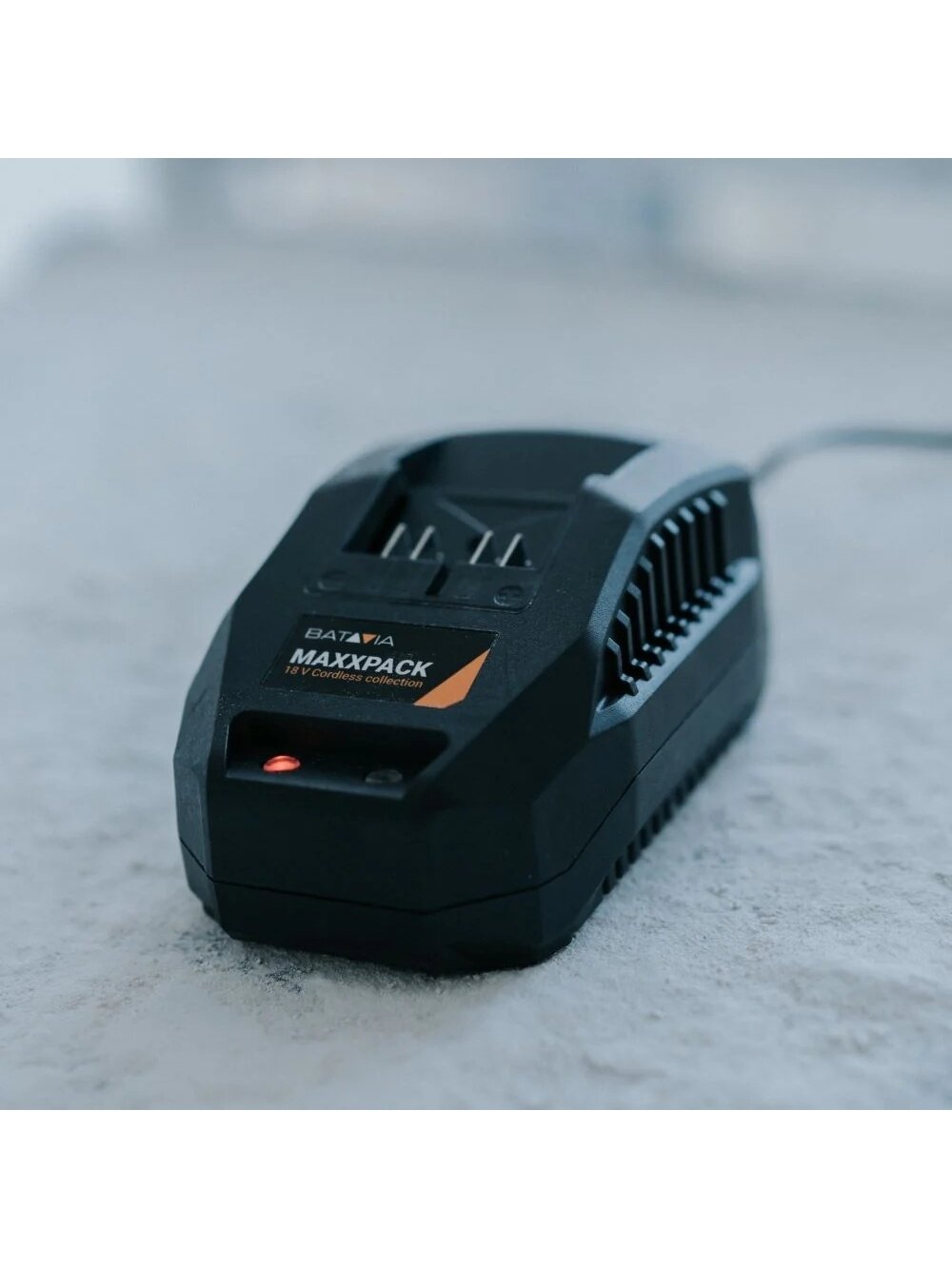Batavia B.V. | 18V 2.4A Charger 3 Batavia B.V. | 18V 2.4A Charger 3