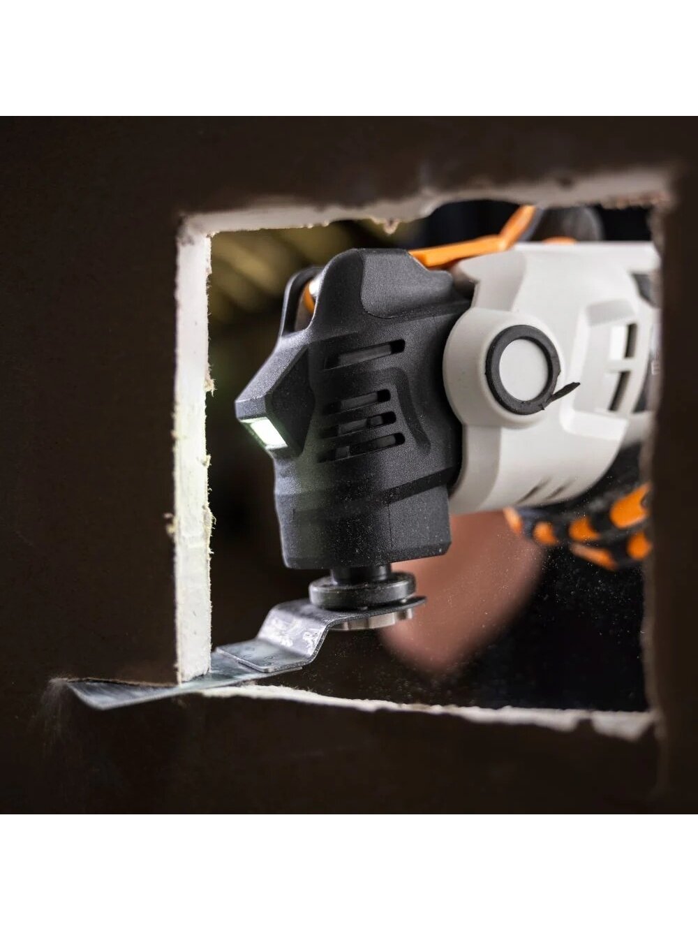 Batavia B.V. | 18V Cordless Anti-Vibration Multitool - Without Battery and Charger 5 Batavia B.V. | 18V Cordless Anti-Vibration Multitool - Without Battery and Charger 5