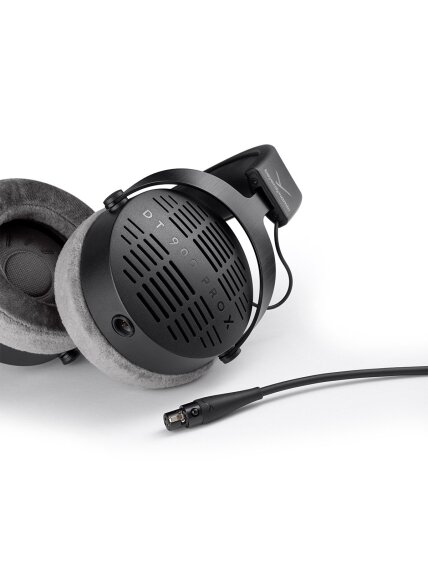 Beyerdynamic | Studio Headphones | DT 900 PRO X | Over-Ear | Black | Noise reduction 3