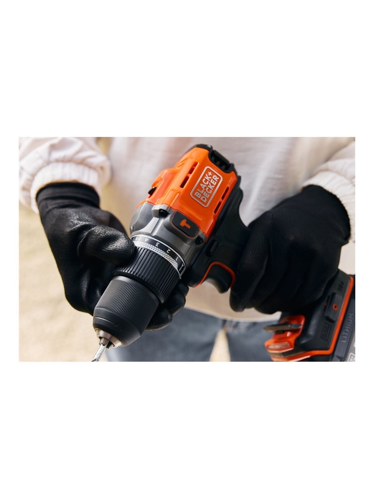 BLACK & DECKER 18V Drill Driver with 2x2.0 Ah Batteries | BCD383D2XK-QW ...