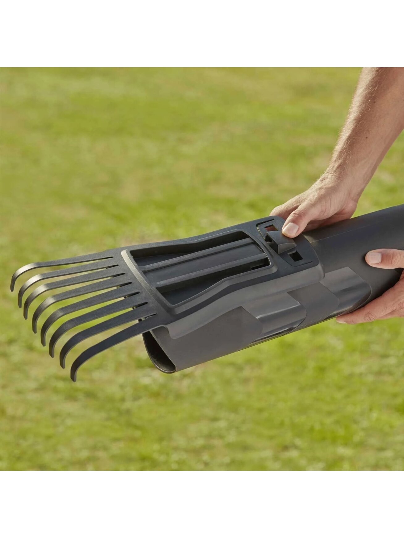 BLACK & DECKER | BEBLV301-QS | Leaf Blower 5 BLACK & DECKER | BEBLV301-QS | Leaf Blower 5