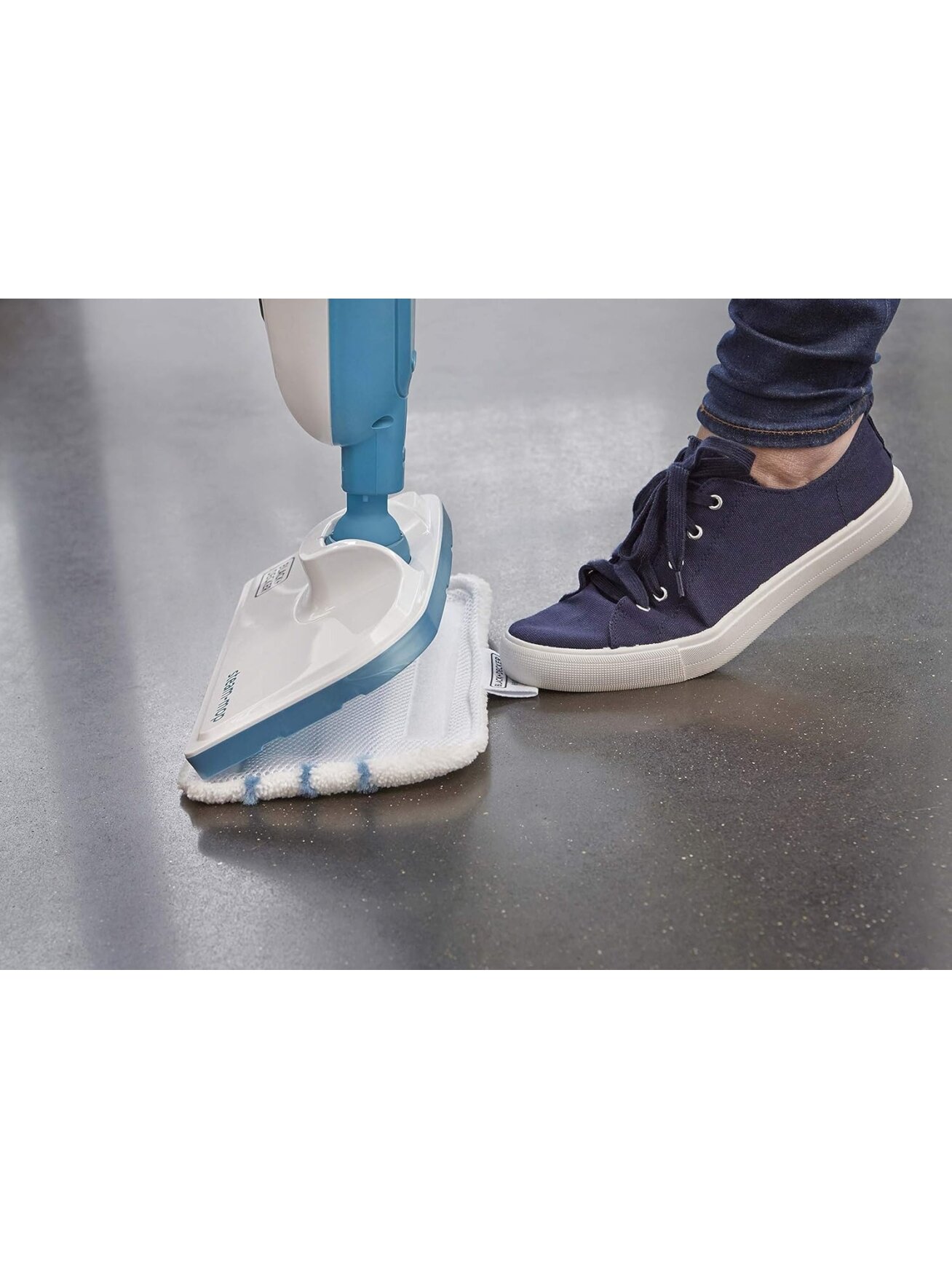 BLACK & DECKER Steam mop | FSM13E1-QS | Power 1300 W | Water tank capacity 0.38 L | White 2