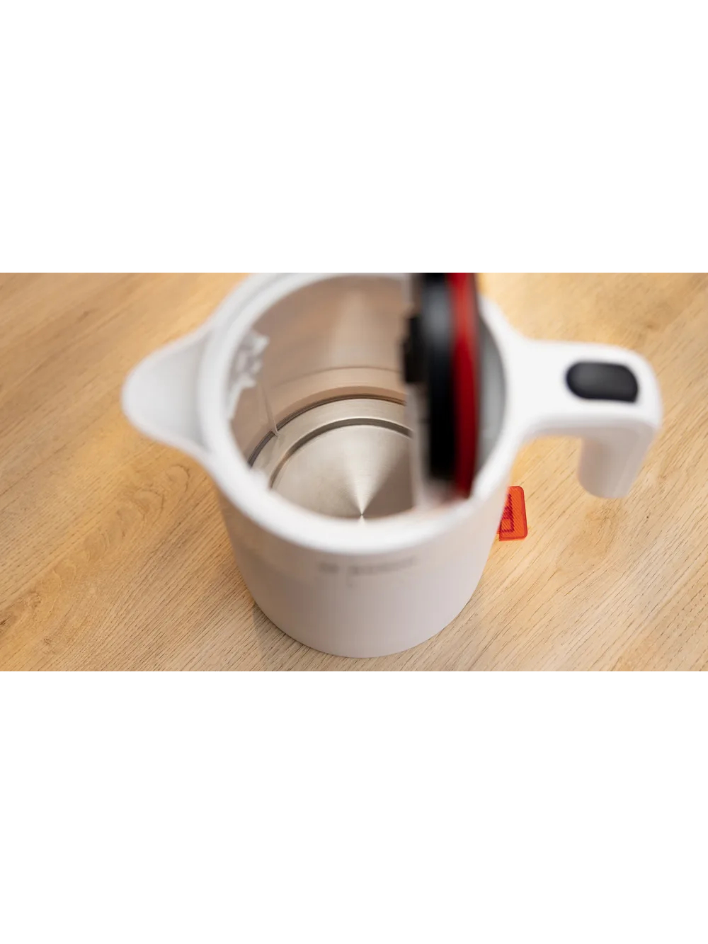 Bosch Kettle | TWK2M161 MyMoment | Electric | 2400 W | 1.7 L | Plastic | 360° rotational base | White 5 Bosch Kettle | TWK2M161 MyMoment | Electric | 2400 W | 1.7 L | Plastic | 360° rotational base | White 5