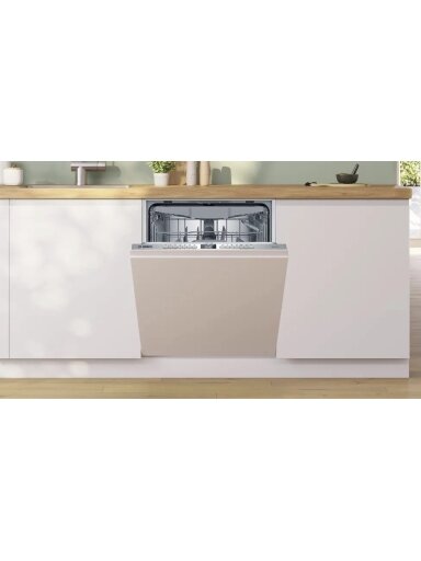 Bosch Dishwasher | SMV4EMX71S | Built-in | Width 60 cm | Number of place settings 14 | Number of programs 6 | Energy efficiency class B | Display | AquaStop function | White Bosch Dishwasher | SMV4EMX71S | Built-in | Width 60 cm | Number of place settings 14 | Number of programs 6 | Energy efficiency class B | Display | AquaStop function | White