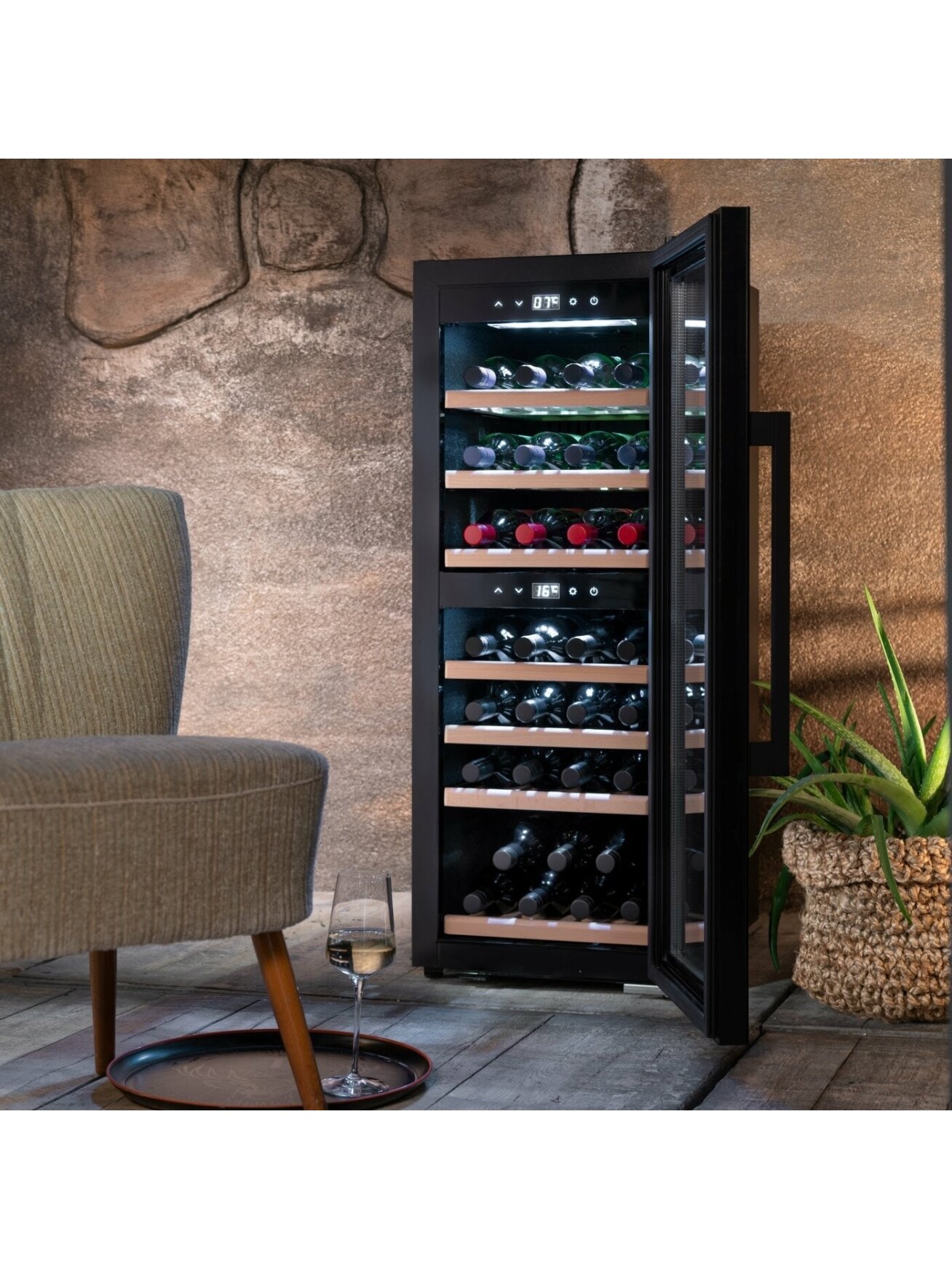 Caso | Smart Wine Cooler | WineExclusive 38 | Energy efficiency class G | Showcase | Free standing | Bottles capacity 38 bottles | Cooling type Compressor technology | Black 2 Caso | Smart Wine Cooler | WineExclusive 38 | Energy efficiency class G | Showcase | Free standing | Bottles capacity 38 bottles | Cooling type Compressor technology | Black 2