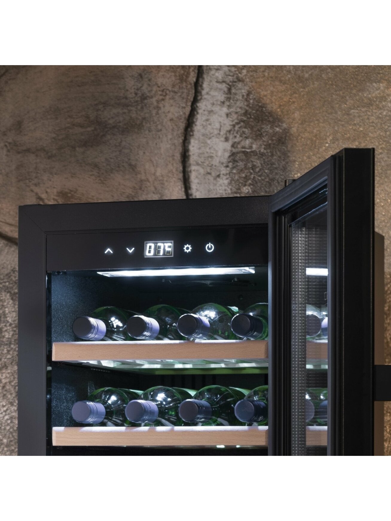Caso | Smart Wine Cooler | WineExclusive 38 | Energy efficiency class G | Showcase | Free standing | Bottles capacity 38 bottles | Cooling type Compressor technology | Black 4 Caso | Smart Wine Cooler | WineExclusive 38 | Energy efficiency class G | Showcase | Free standing | Bottles capacity 38 bottles | Cooling type Compressor technology | Black 4