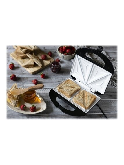 Camry | Sandwich maker | CR 3018 | 850 W | Number of plates 1 | Number of pastry 2 | Ceramic coating | Black 6 Camry | Sandwich maker | CR 3018 | 850 W | Number of plates 1 | Number of pastry 2 | Ceramic coating | Black 6