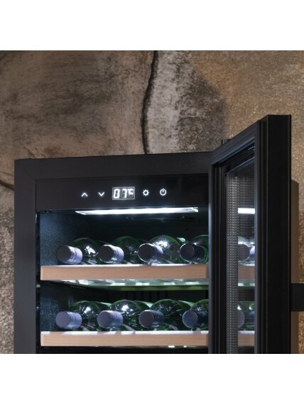 Caso | Smart Wine Cooler | WineExclusive 38 | Energy efficiency class G | Showcase | Free standing | Bottles capacity 38 bottles | Cooling type Compressor technology | Black 4 Caso | Smart Wine Cooler | WineExclusive 38 | Energy efficiency class G | Showcase | Free standing | Bottles capacity 38 bottles | Cooling type Compressor technology | Black 4