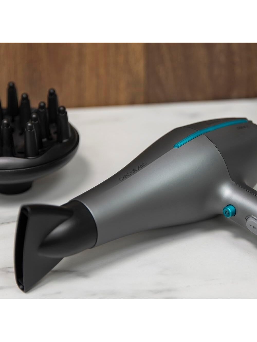 Cecotec Hair dryer | IoniCare 5300 Maxi Aura Black | 2200 W | Number of temperature settings 3 | Ionic function | Black/Grey | Diffuser nozzle 2 Cecotec Hair dryer | IoniCare 5300 Maxi Aura Black | 2200 W | Number of temperature settings 3 | Ionic function | Black/Grey | Diffuser nozzle 2