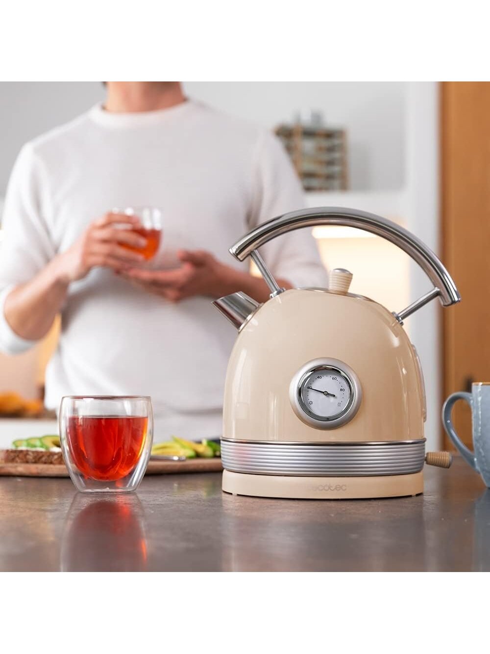 Cecotec Kettle | ThermoSense 420 Vintage | 2200 W | Electric | 1.8 L | Stainless steel | 360° rotational base | Light Beige 2 Cecotec Kettle | ThermoSense 420 Vintage | 2200 W | Electric | 1.8 L | Stainless steel | 360° rotational base | Light Beige 2