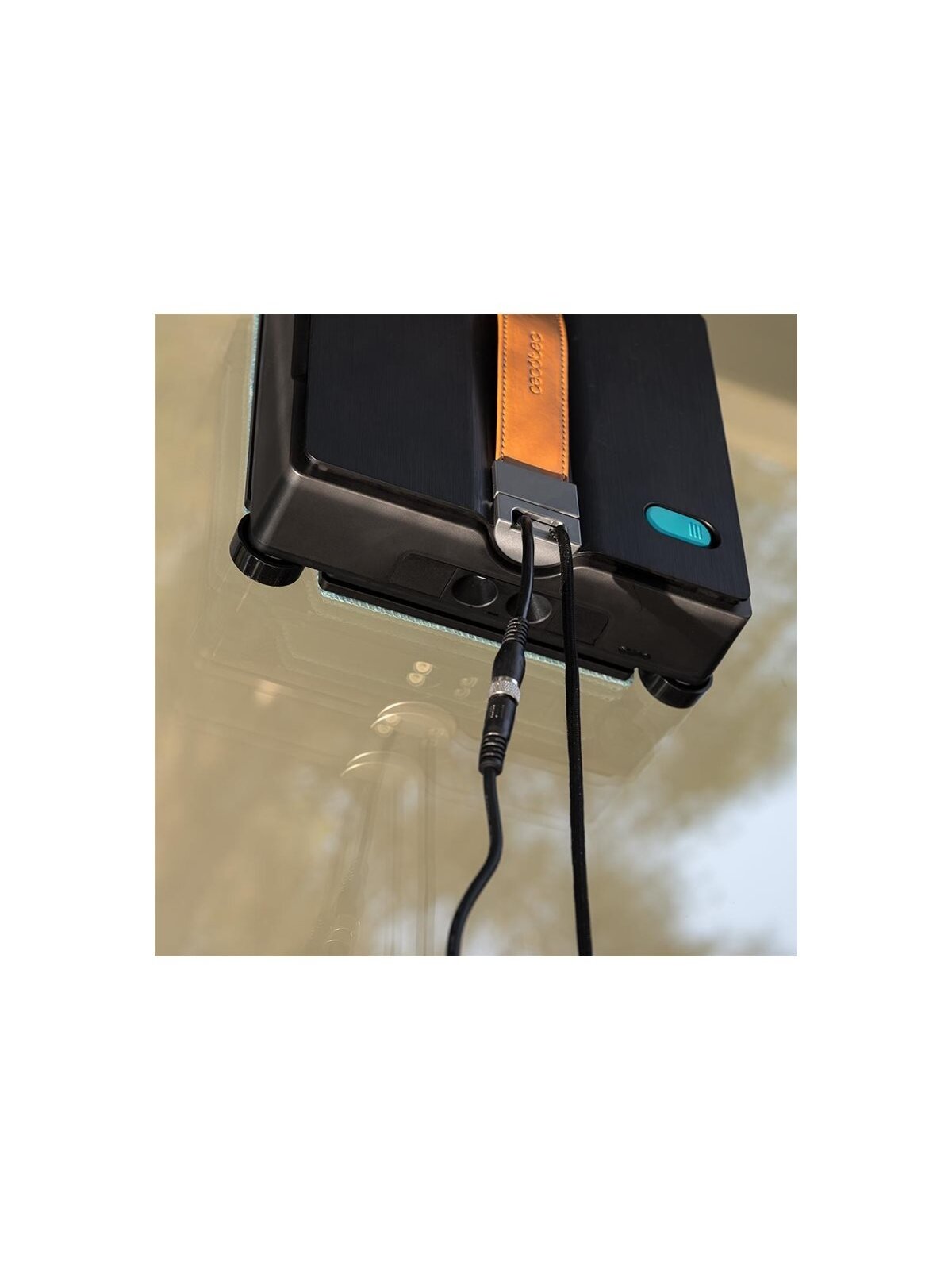 Cecotec Windows Cleaning Robot | Conga Windroid W50 Double Spray | Corded | Black 11 Cecotec Windows Cleaning Robot | Conga Windroid W50 Double Spray | Corded | Black 11