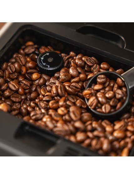 Cecotec Coffee machine | Cremmaet Latte Touch | Pump pressure 19 bar | Built-in milk frother | Super-automatic | Black | 1500 W 2 Cecotec Coffee machine | Cremmaet Latte Touch | Pump pressure 19 bar | Built-in milk frother | Super-automatic | Black | 1500 W 2