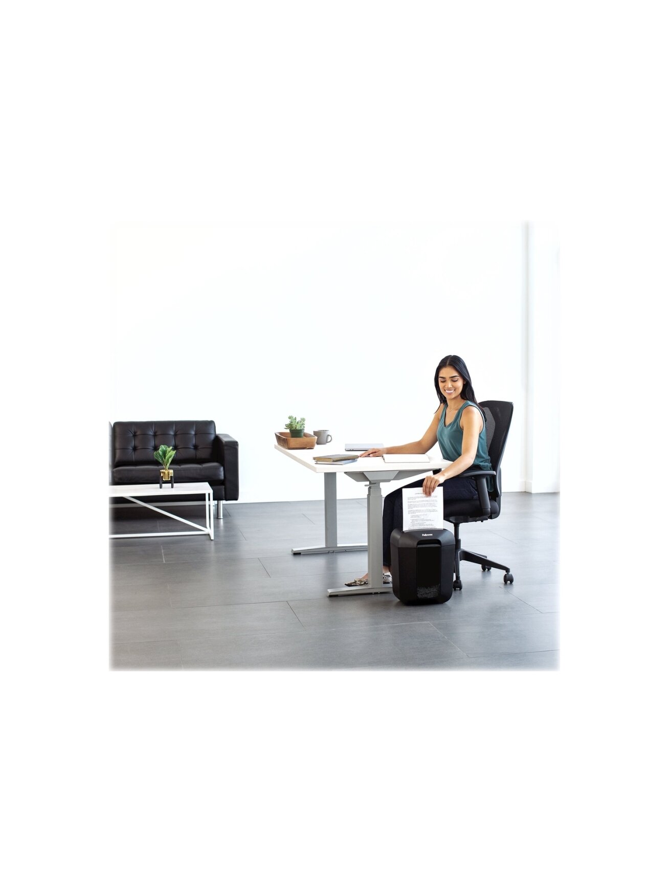 Cross-Cut | LX45 | Black | Paper shredding | Credit cards shredding | Traditional 10