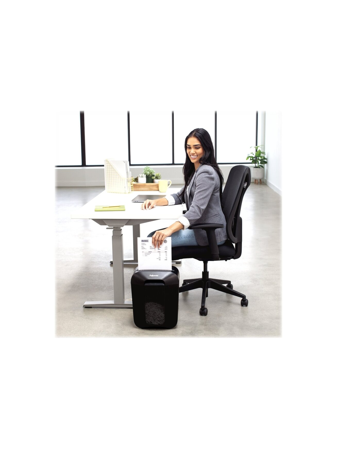 Cross-Cut | LX45 | Black | Paper shredding | Credit cards shredding | Traditional 2