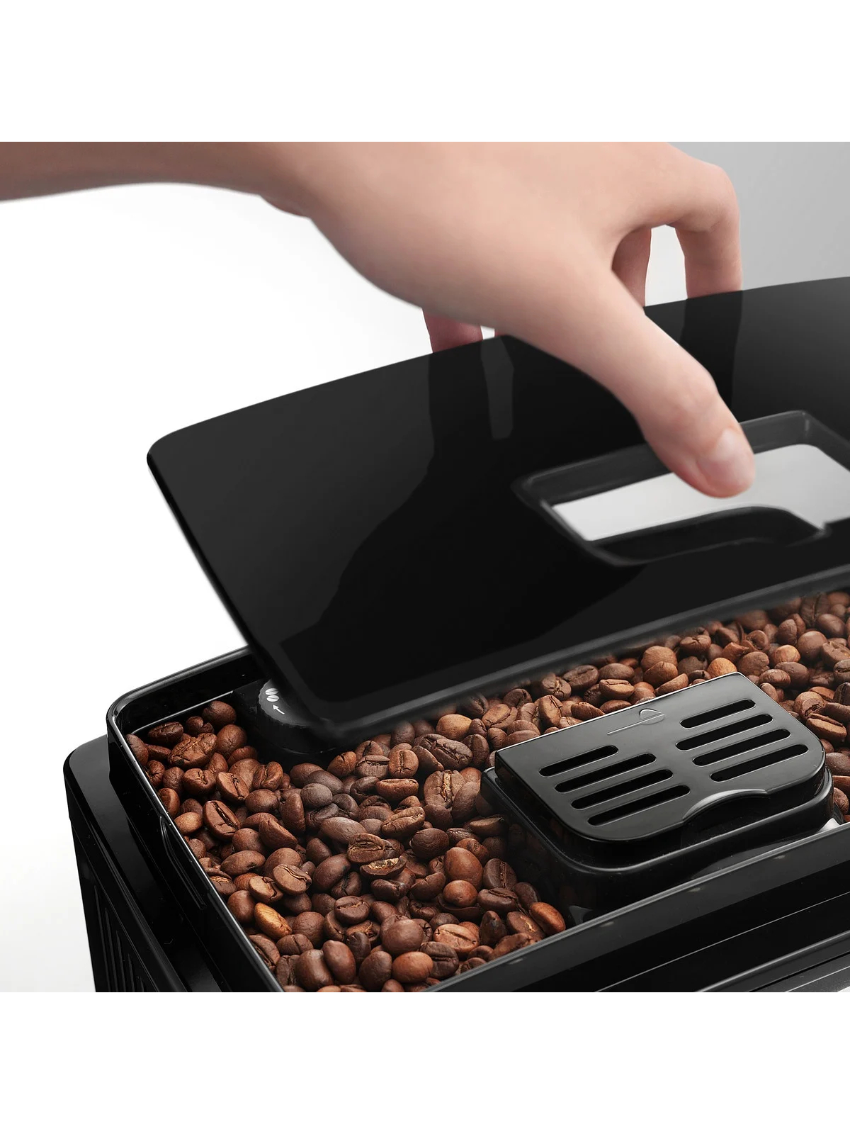 Delonghi | Coffee Maker | ECAM22.112.B Magnifica S | Pump pressure 15 bar | Built-in milk frother | Automatic | 1450 W | Black 5