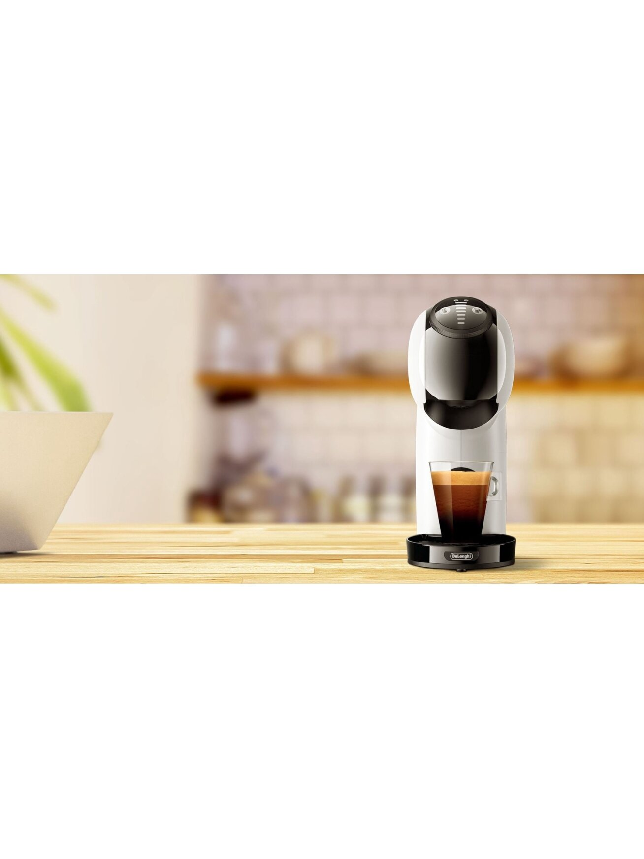 Delonghi Coffee Maker | EDG226.W Dolce Gusto Genio S | Pump pressure 15 bar | Capsule | 1600 W | White 4 Delonghi Coffee Maker | EDG226.W Dolce Gusto Genio S | Pump pressure 15 bar | Capsule | 1600 W | White 4