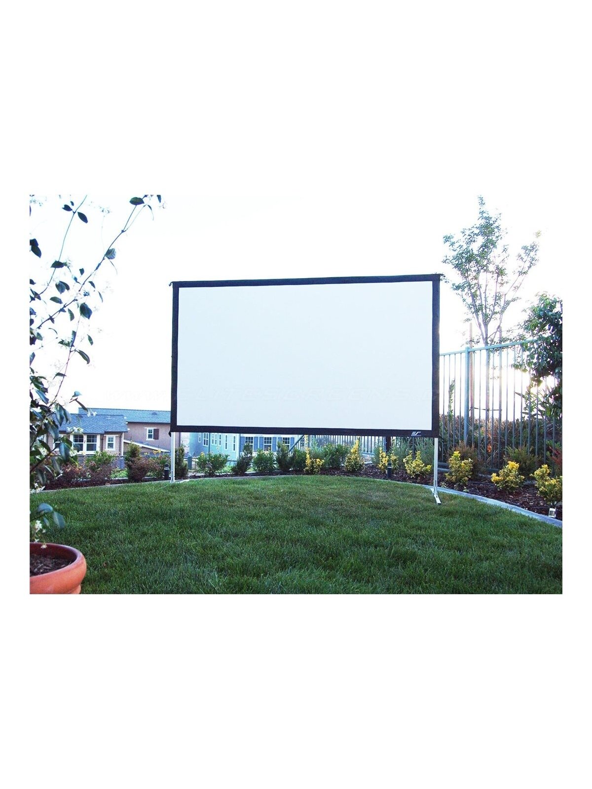 Elite Screens | Yard Master 2 Mobile Outdoor screen CineWhite | OMS120H2 | Diagonal 120 " | 16:9 | Viewable screen width (W) 266 cm 2 Elite Screens | Yard Master 2 Mobile Outdoor screen CineWhite | OMS120H2 | Diagonal 120 " | 16:9 | Viewable screen width (W) 266 cm 2