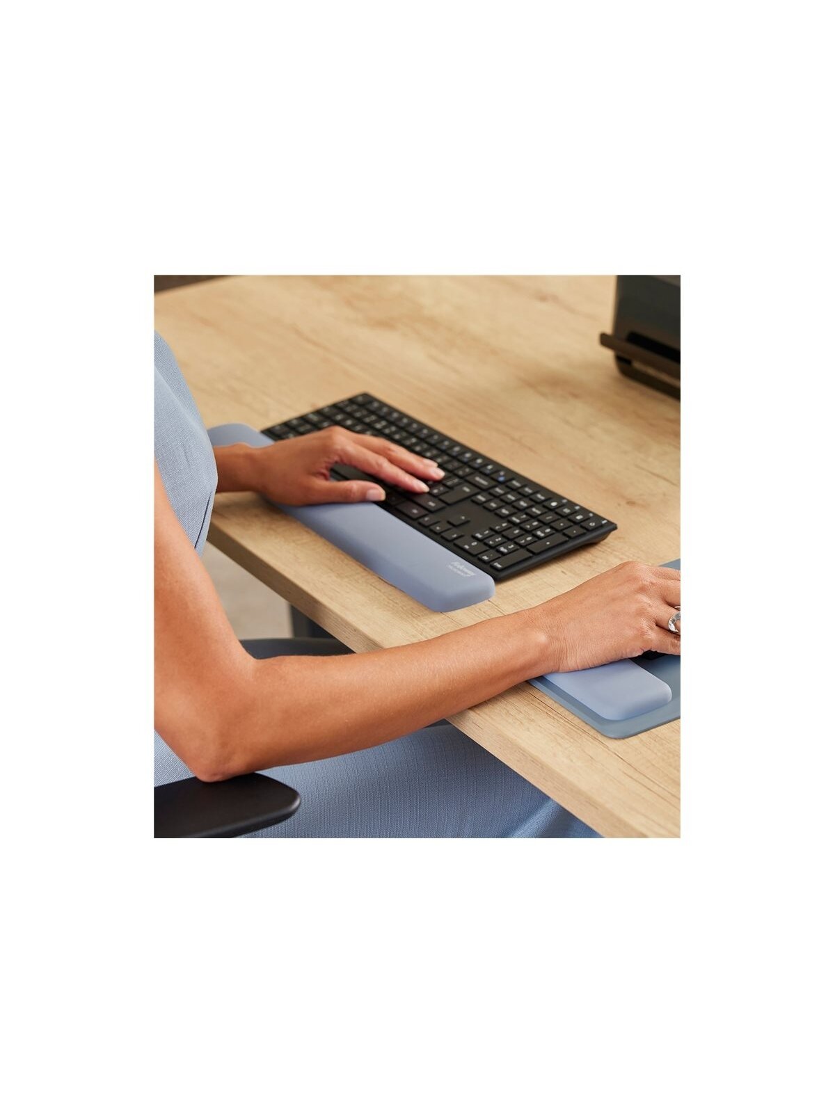 Fellowes | Breyta Keyboard Wrist Rest | Marine 2