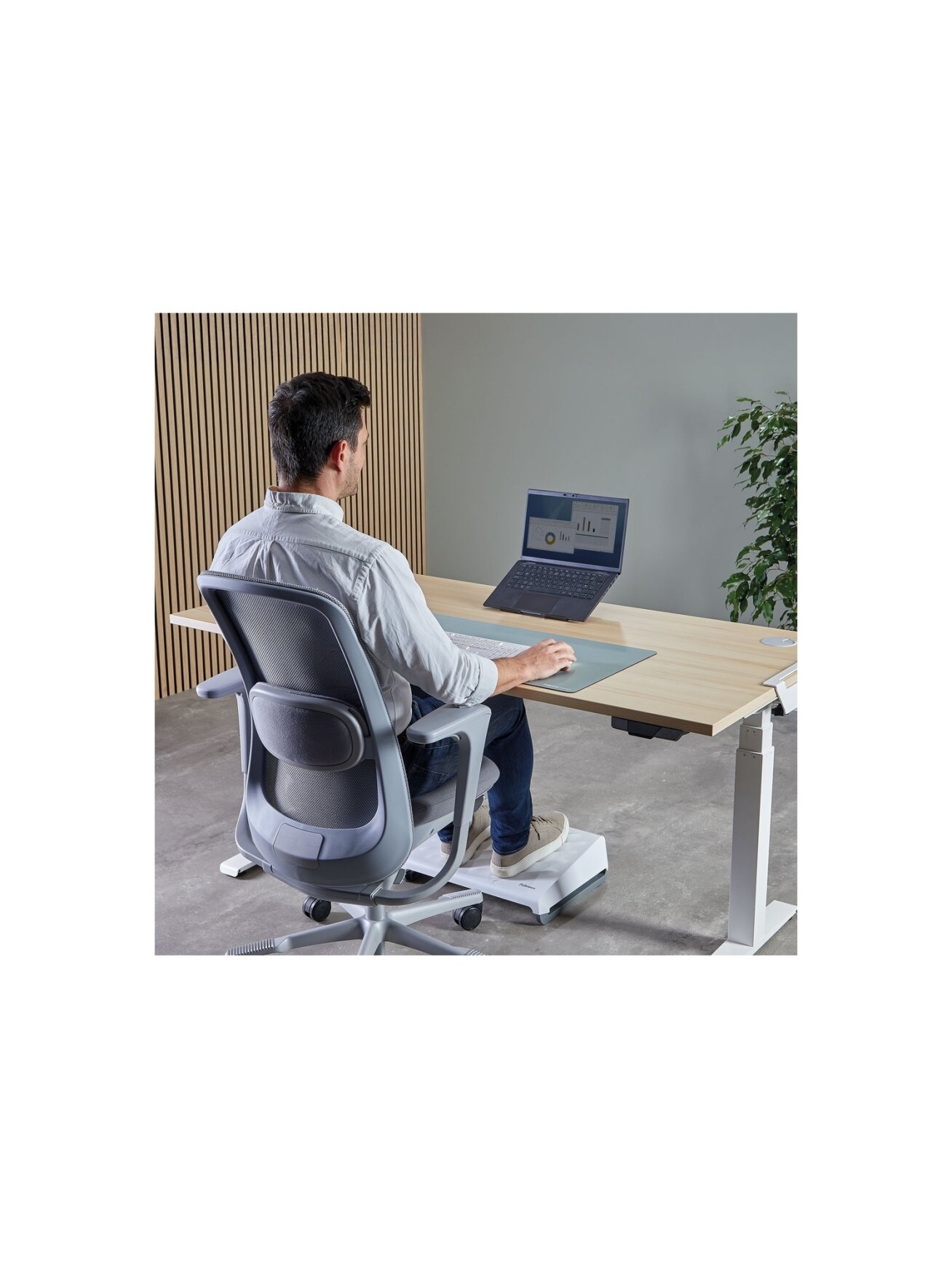 Fellowes Alumia Portable Laptop Stand | 15 " | Laptop Stand | Black 4 Fellowes Alumia Portable Laptop Stand | 15 " | Laptop Stand | Black 4