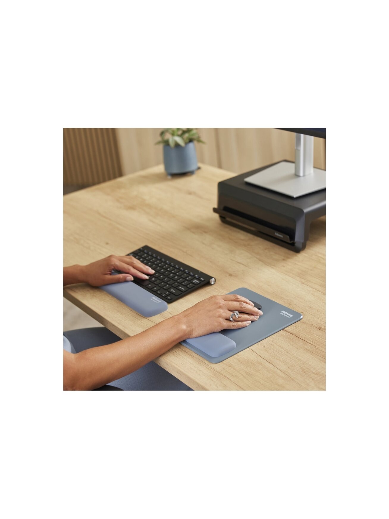 Fellowes | Breyta Compact Keyboard (TKL) Wrist Rest | Marine 4 Fellowes | Breyta Compact Keyboard (TKL) Wrist Rest | Marine 4