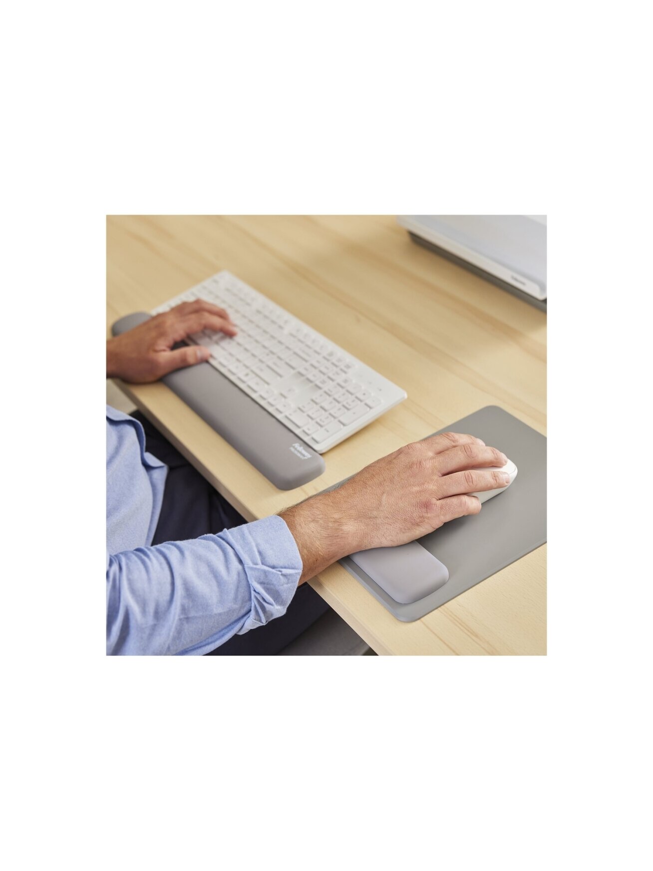 Fellowes | Breyta Keyboard Wrist Rest | Grey 4 Fellowes | Breyta Keyboard Wrist Rest | Grey 4
