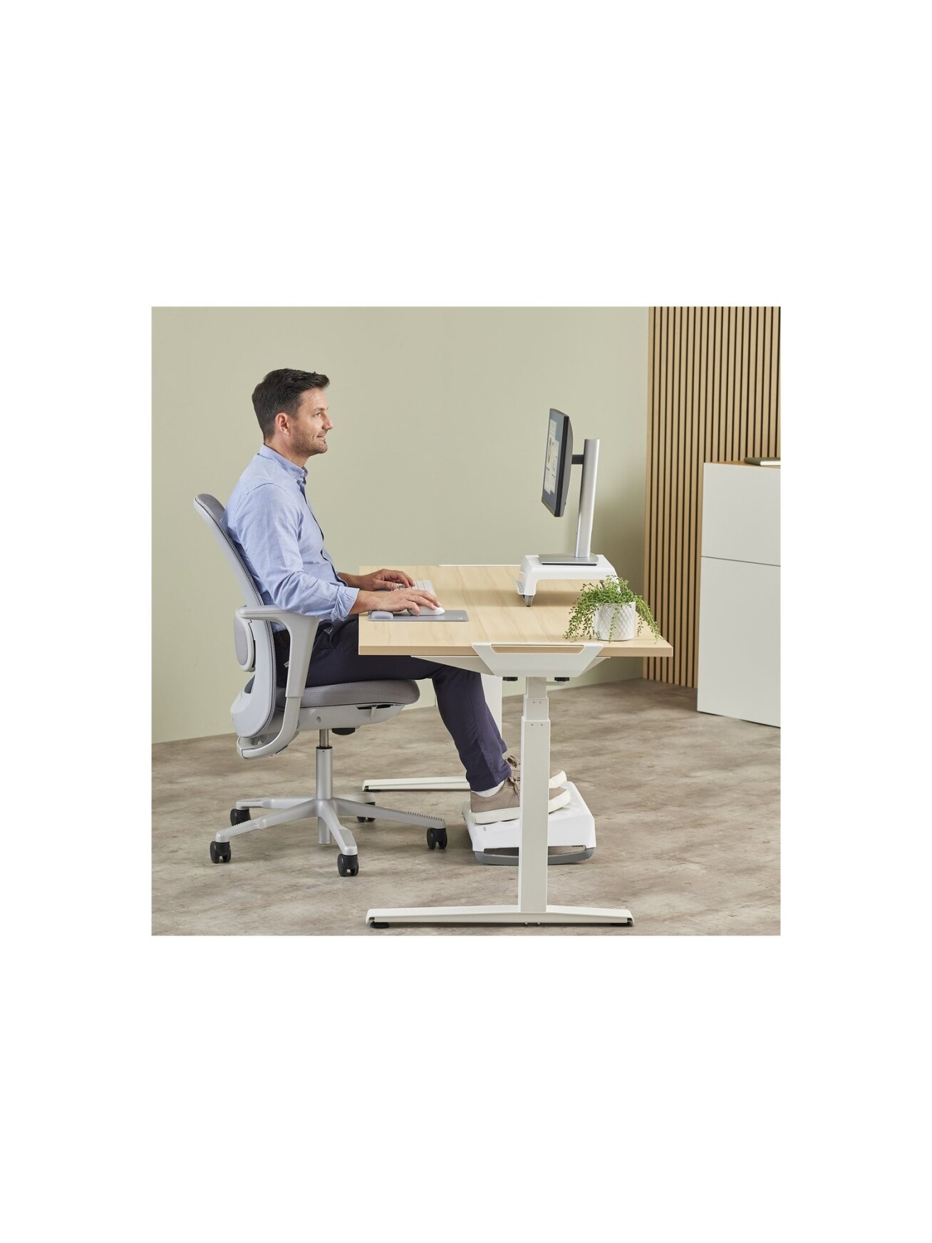 Fellowes | Breyta Keyboard Wrist Rest | Grey 5 Fellowes | Breyta Keyboard Wrist Rest | Grey 5