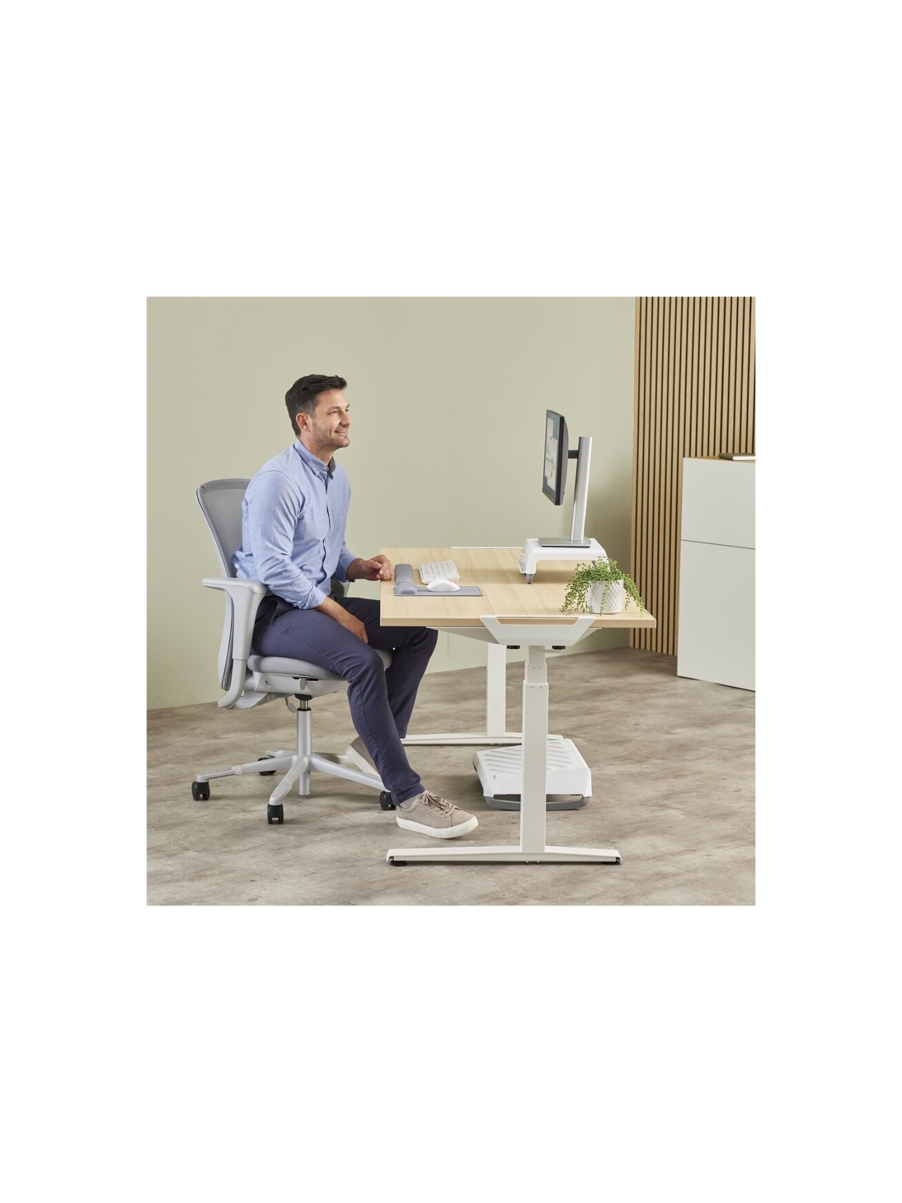 Fellowes | Breyta Keyboard Wrist Rest | Grey 6 Fellowes | Breyta Keyboard Wrist Rest | Grey 6