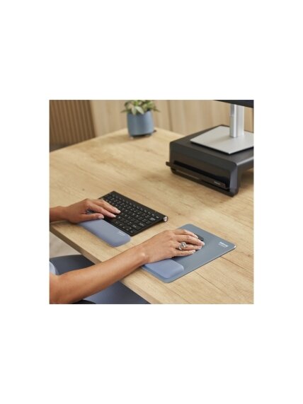 Fellowes | Breyta Compact Keyboard (TKL) Wrist Rest | Marine 4 Fellowes | Breyta Compact Keyboard (TKL) Wrist Rest | Marine 4