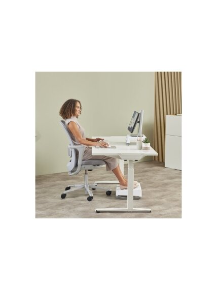 Fellowes | Breyta Keyboard Wrist Rest | Sand 7 Fellowes | Breyta Keyboard Wrist Rest | Sand 7