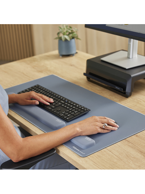 Fellowes | Breyta Palm Wrist Rest | Marine 3 Fellowes | Breyta Palm Wrist Rest | Marine 3