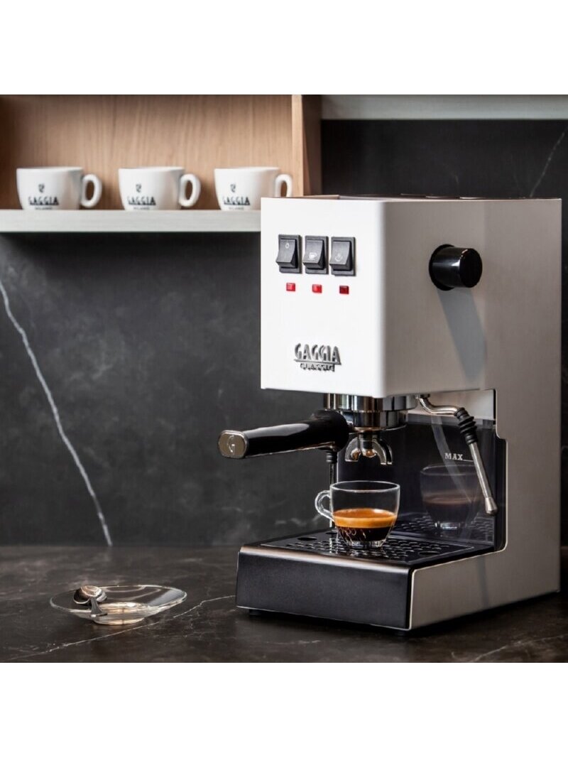 Gaggia | Coffee Maker | RI9481/13 Classic E24 | Pump pressure 15 bar | Built-in milk frother | Semi-automatic | Polar White 2 Gaggia | Coffee Maker | RI9481/13 Classic E24 | Pump pressure 15 bar | Built-in milk frother | Semi-automatic | Polar White 2