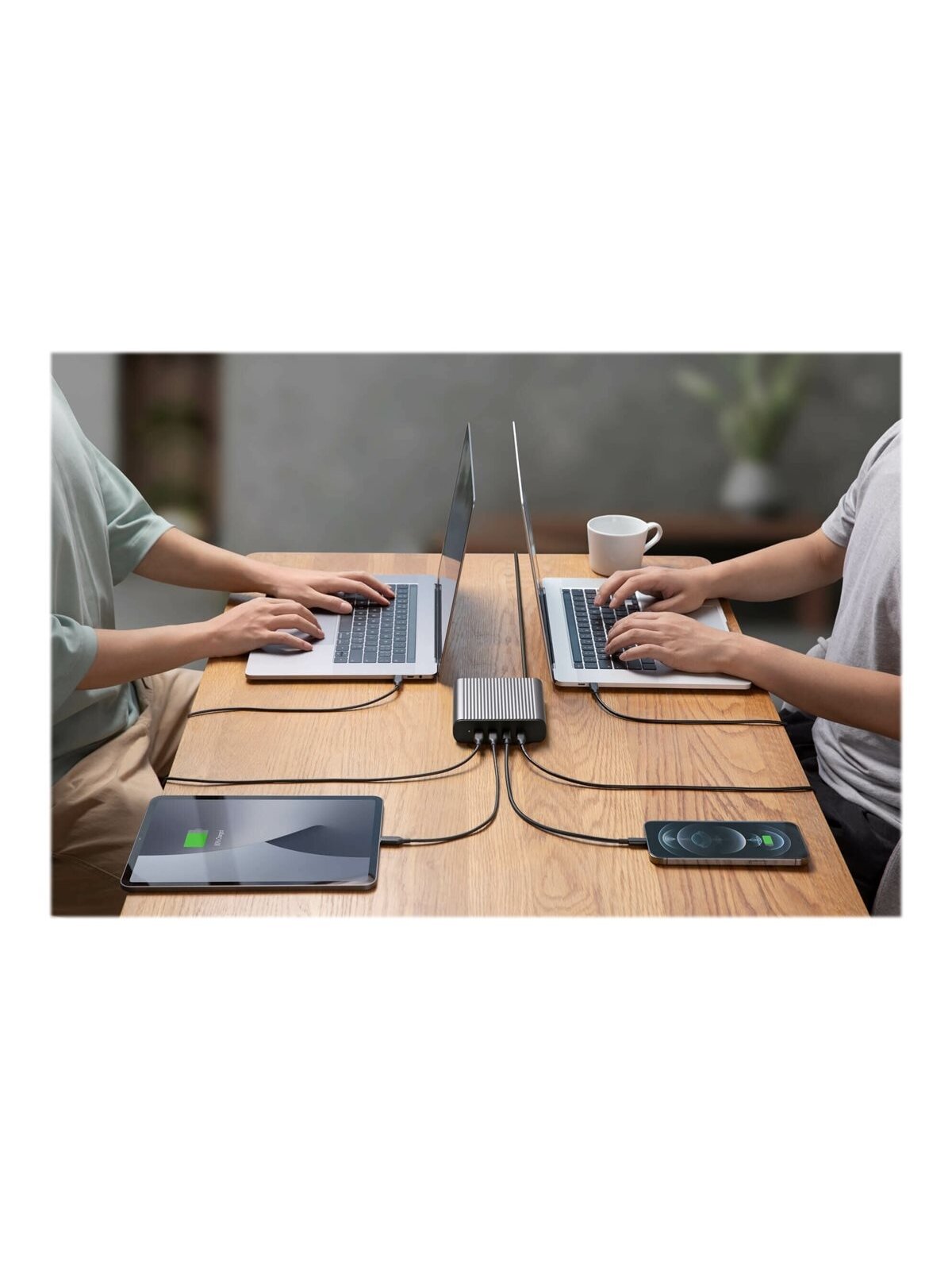 Hyper | HyperJuice 245W 4 USB-C PD Port GaN Charger, EU/UK Cord 5 Hyper | HyperJuice 245W 4 USB-C PD Port GaN Charger, EU/UK Cord 5