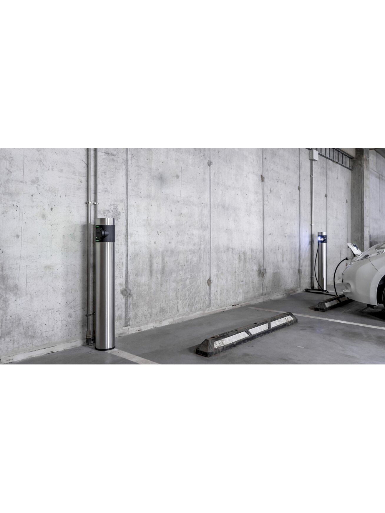 In balance Grid Charging Station 2x22kW, Socket, 4G (LTE), RFID | PC1-U-R 1