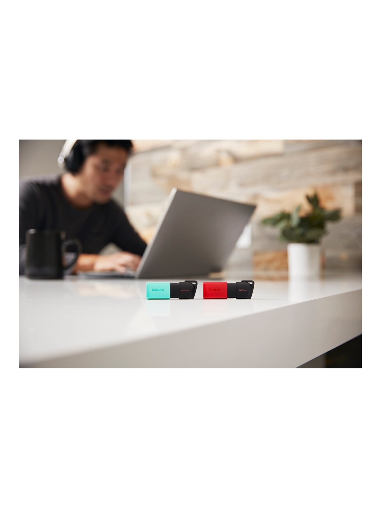 Kingston | USB Flash Drive | DataTraveler Exodia | 128 GB | USB 3.2 Gen 1 | Black/Red 7 Kingston | USB Flash Drive | DataTraveler Exodia | 128 GB | USB 3.2 Gen 1 | Black/Red 7
