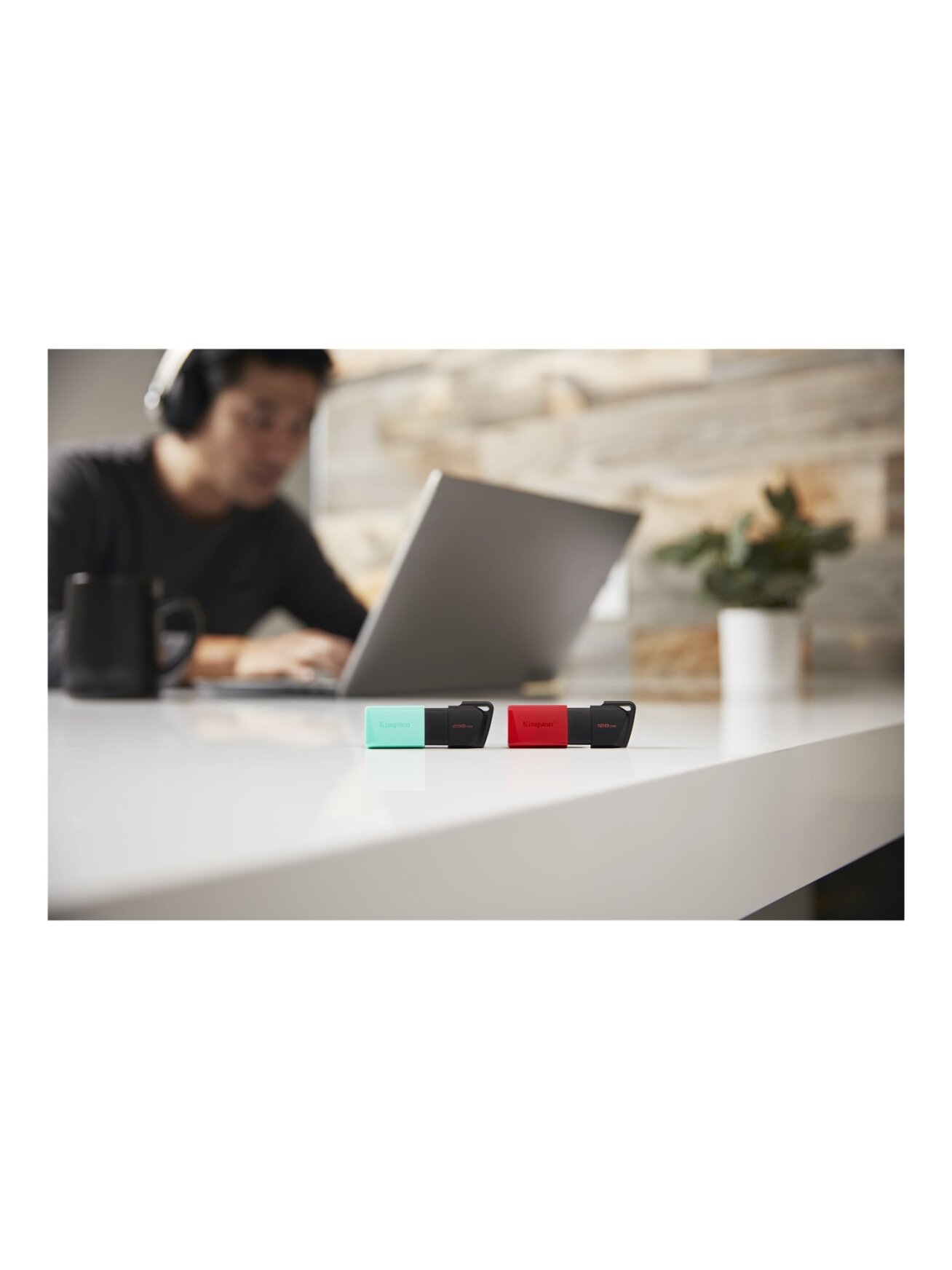 Kingston | USB Flash Drive | DataTraveler Exodia | 256 GB | USB 3.2 Gen 1 | Black/Teal 5 Kingston | USB Flash Drive | DataTraveler Exodia | 256 GB | USB 3.2 Gen 1 | Black/Teal 5