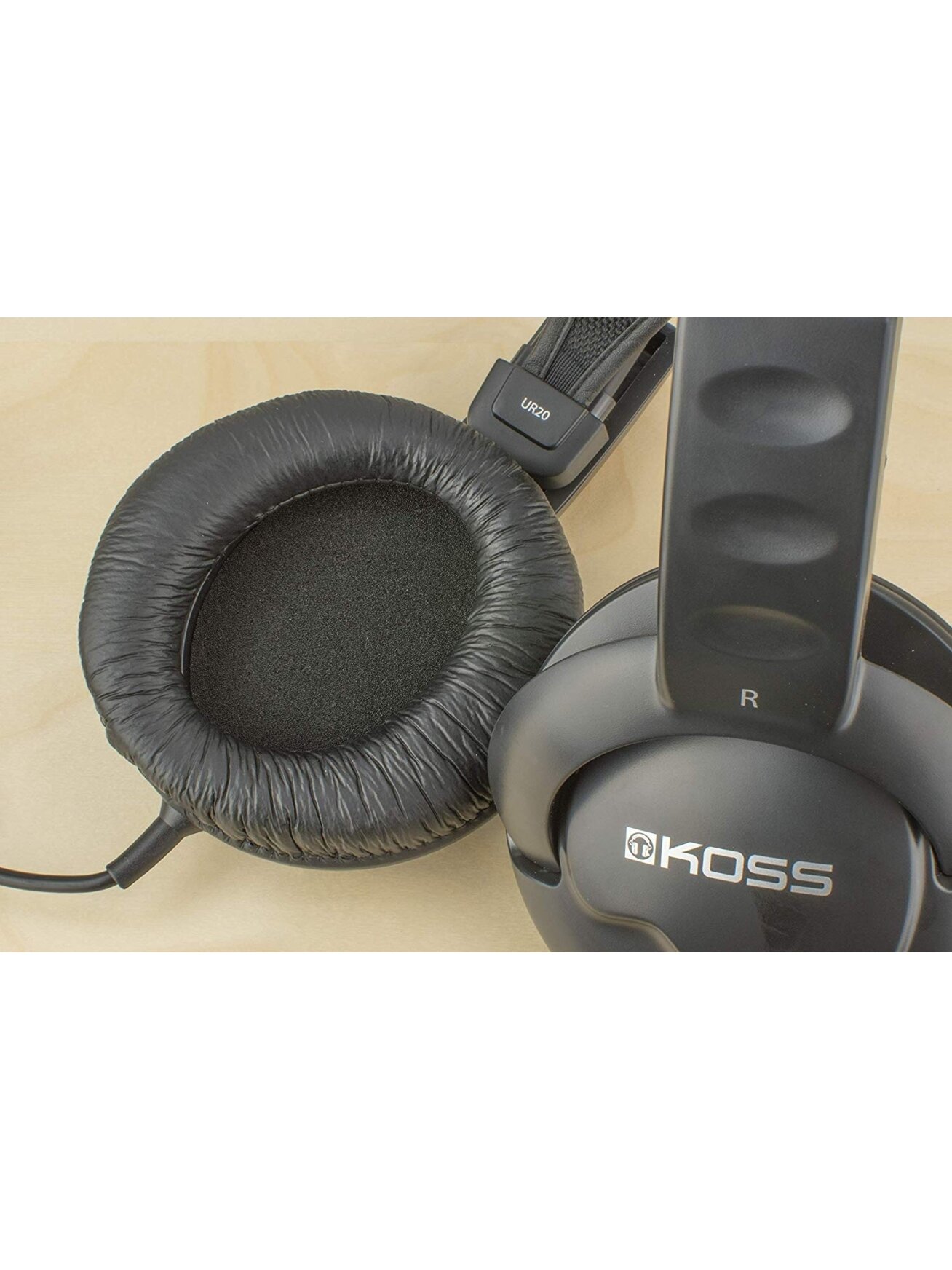Koss | Headphones DJ Style | UR20 | Wired | On-Ear | Black | Noise canceling 2 Koss | Headphones DJ Style | UR20 | Wired | On-Ear | Black | Noise canceling 2